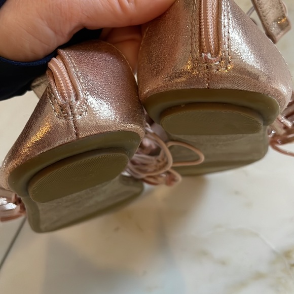 Shiny Rose Gold sandal GAP never worn - Picture 7 of 8